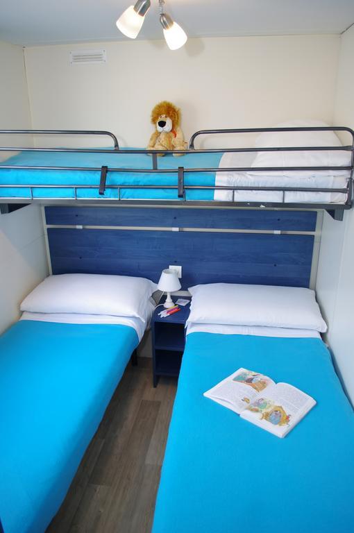 פאז'אנה Happy Camp Mobile Homes In Centro Vacanze Bi Village חדר תמונה