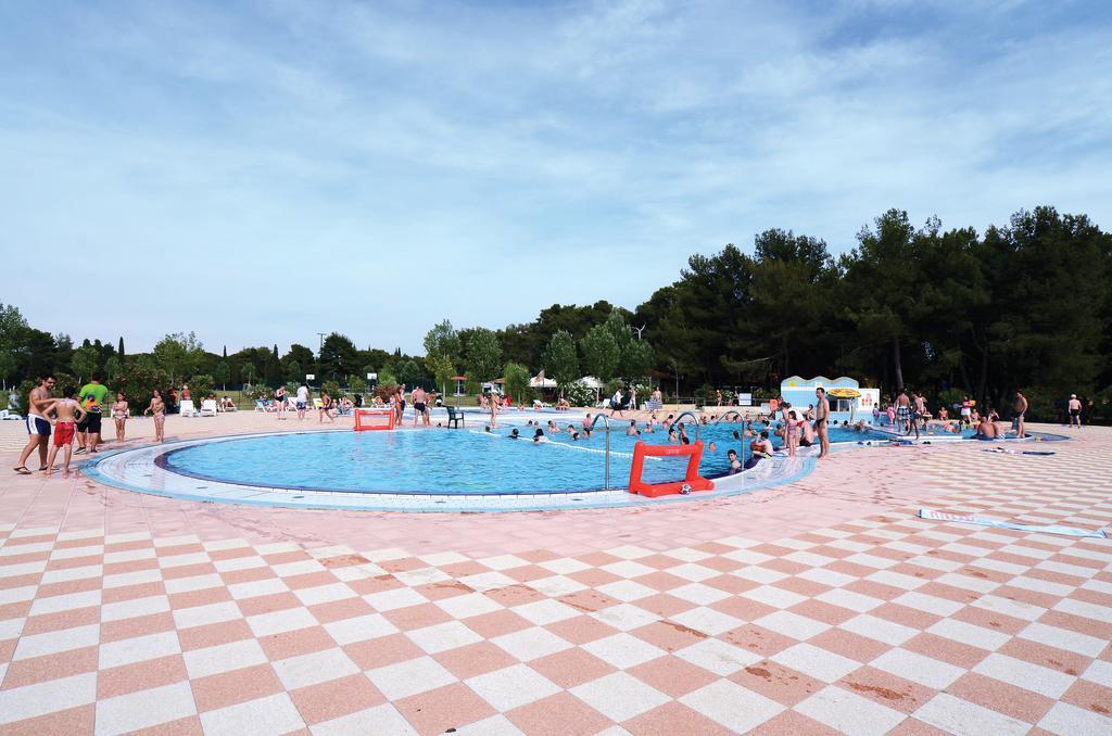 פאז'אנה Happy Camp Mobile Homes In Centro Vacanze Bi Village מראה חיצוני תמונה